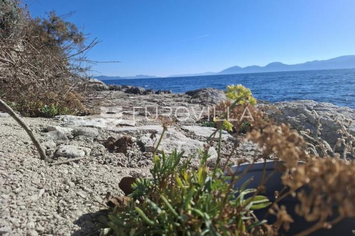 Hvar, Sućuraj, građevinsko zemljište 437 m², 50 m od mora