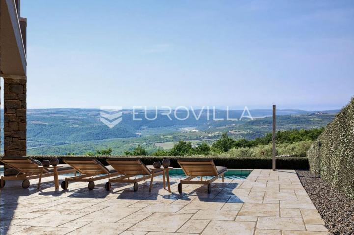 Istra, Grožnjan, luksuzn vila u roh bau fazi s panoramskim pogledom na more