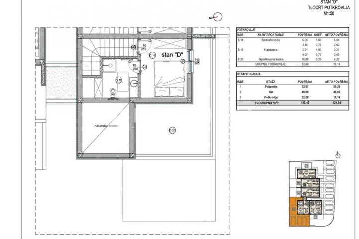 Poreč, prekrasan  trosobni stan u kući u nizu od 125 m2 s velikim vrtom