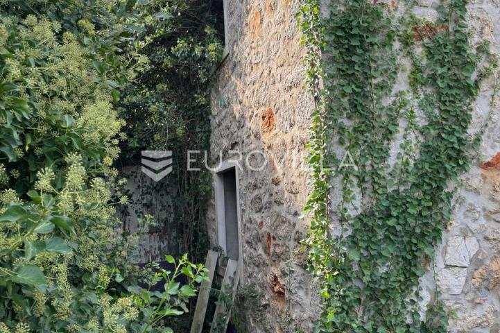 Hvar, Dol, autentična kamena kuća u mirnom i lijepom mjestu