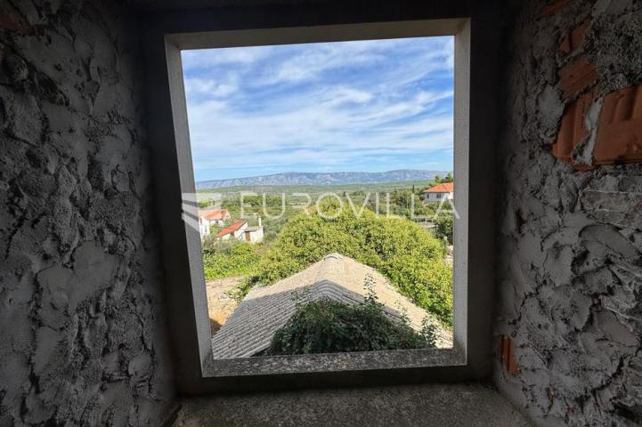 Hvar, Dol, autentična kamena kuća u mirnom i lijepom mjestu