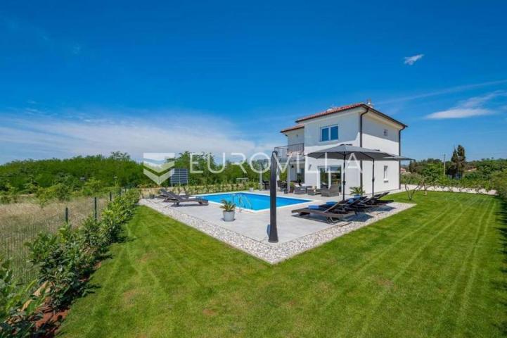Poreč, kvalitetna niskoenergetska vila smještena nadomak Poreča