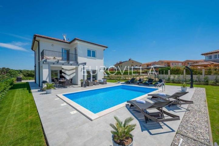 Poreč, kvalitetna niskoenergetska vila smještena nadomak Poreča