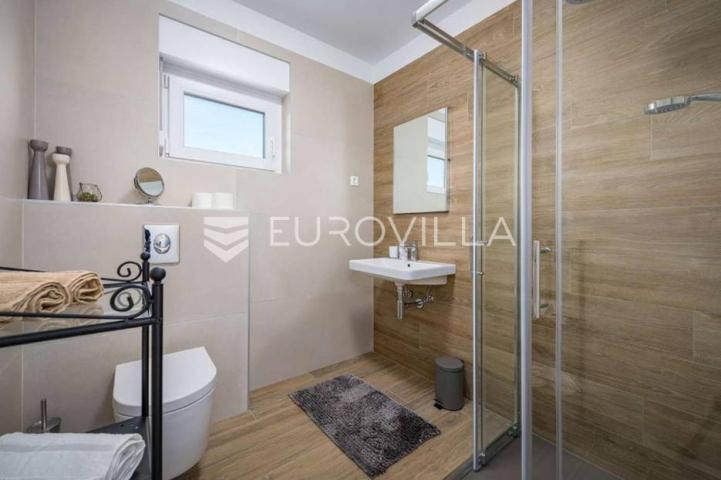 Poreč, kvalitetna niskoenergetska vila smještena nadomak Poreča