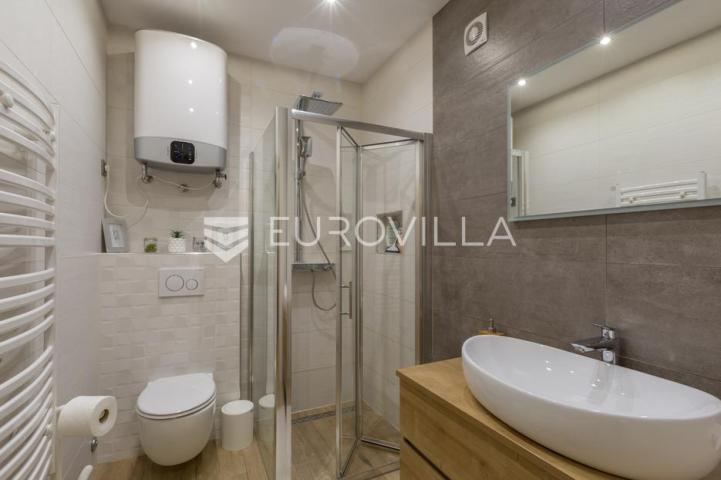 Istra, Pula PRILIKA ZA INVESTICIJU, apartmanska kuća podijeljena na 3 stambene jedinice
