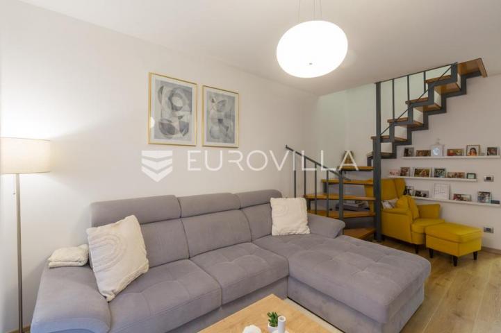 Istra, Pula PRILIKA ZA INVESTICIJU, apartmanska kuća podijeljena na 3 stambene jedinice