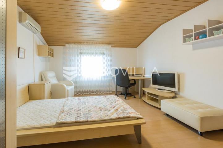 Istra, Pula PRILIKA ZA INVESTICIJU, apartmanska kuća podijeljena na 3 stambene jedinice