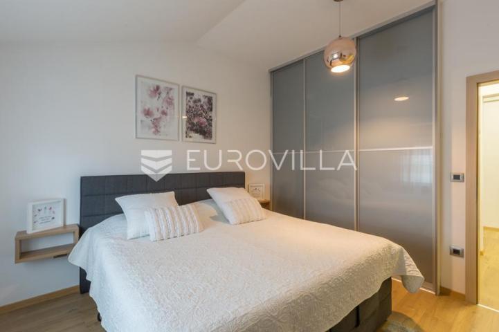 Istra, Pula PRILIKA ZA INVESTICIJU, apartmanska kuća podijeljena na 3 stambene jedinice