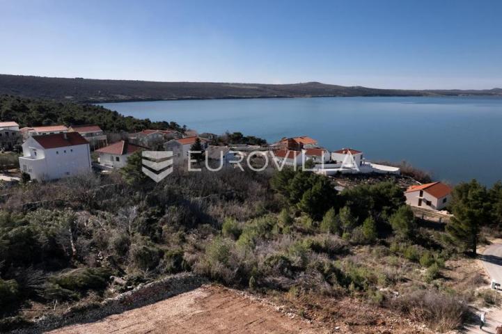 Zadar, Novigrad, građevinsko zemljište na super lokaciji s pogledom na more