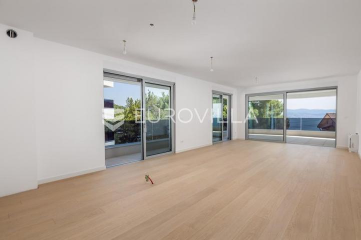 Opatija, atraktivan trosoban stan 119 m² NOVOGRADNJA
