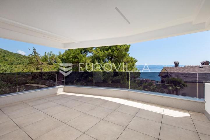 Opatija, atraktivan trosoban stan 119 m² NOVOGRADNJA