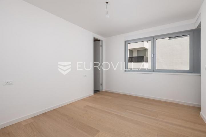 Opatija, atraktivan trosoban stan 119 m² NOVOGRADNJA