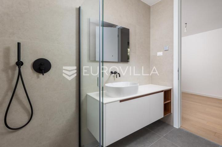 Opatija, atraktivan trosoban stan 119 m² NOVOGRADNJA