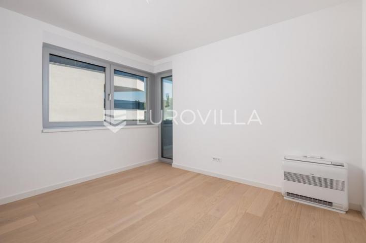 Opatija, atraktivan trosoban stan 119 m² NOVOGRADNJA