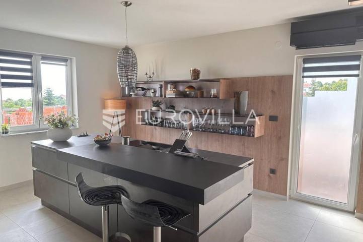 Rijeka, moderan stan s pogledom na more 217 m²