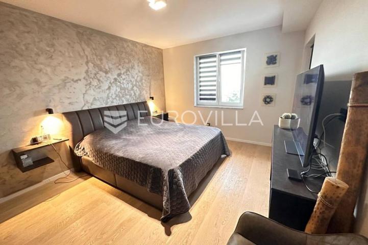 Rijeka, moderan stan s pogledom na more 217 m²