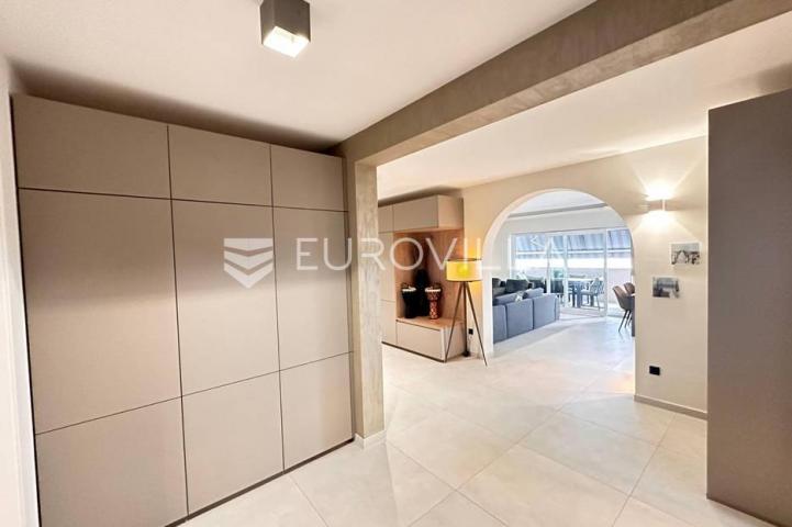 Rijeka, moderan stan s pogledom na more 217 m²