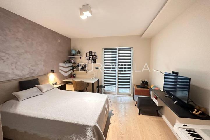Rijeka, moderan stan s pogledom na more 217 m²