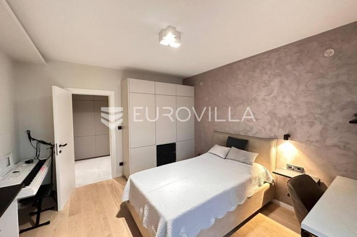 Rijeka, moderan stan s pogledom na more 217 m²