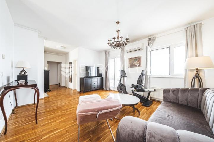 Zagreb, Ilica/Vrapče trosoban penthouse 107 m² s prekrasnim pogledom, parking