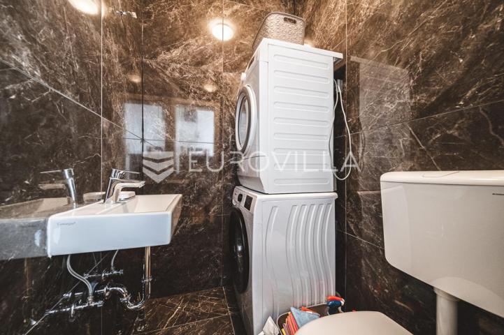 Zagreb, Ilica/Vrapče trosoban penthouse 107 m² s prekrasnim pogledom, parking