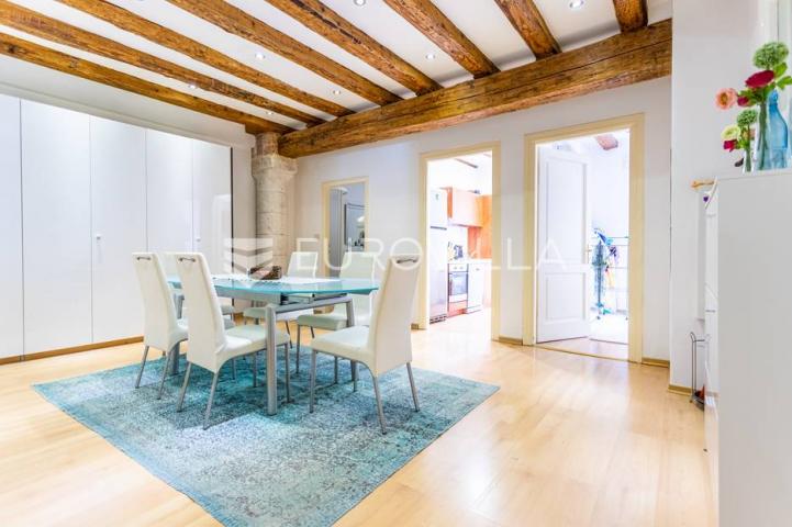 Šibenik, dvosoban stan na rivi, povijesna zgrada, 78,03 m2