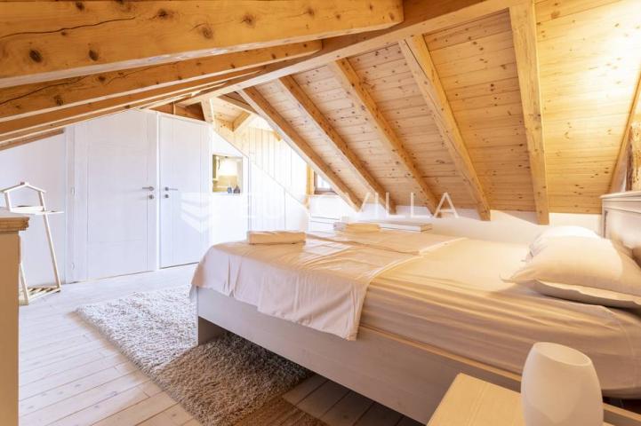 Hvar, Vrbanj, renovirana kamena kuća