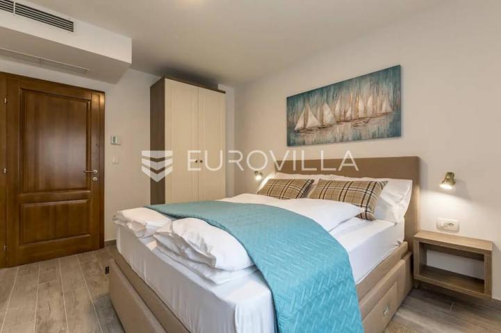 Omiš, luksuzna vila na jedinstvenoj lokaciji
