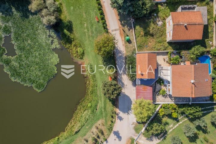 Istra, Medulin, potpuno namješten stan s dvorištem, blizu mora i svih sadržaja