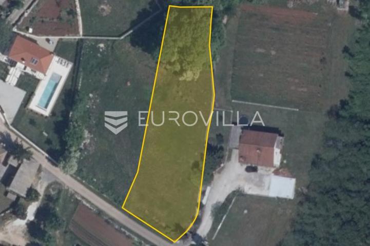 Istra, Tinjan, građevinsko zemljište s infrastrukturom 