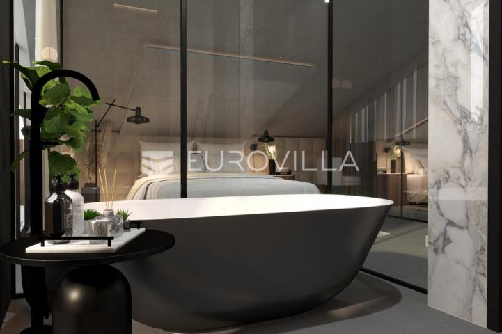 Opatija, dvoetažan trosoban stan 2 garažna parkirna mjesta, neto korisna površina 155 m²