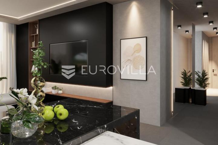 Opatija, dvoetažan trosoban stan 2 garažna parkirna mjesta, neto korisna površina 155 m²