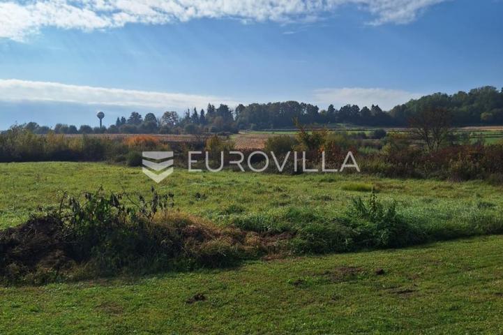 Karlovac, Mala Švarča, stambeno, poslovna zgrada 330 m²