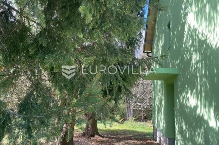 Ogulin, Bjelolasica, kompletno adaptirana kuća 260 m²