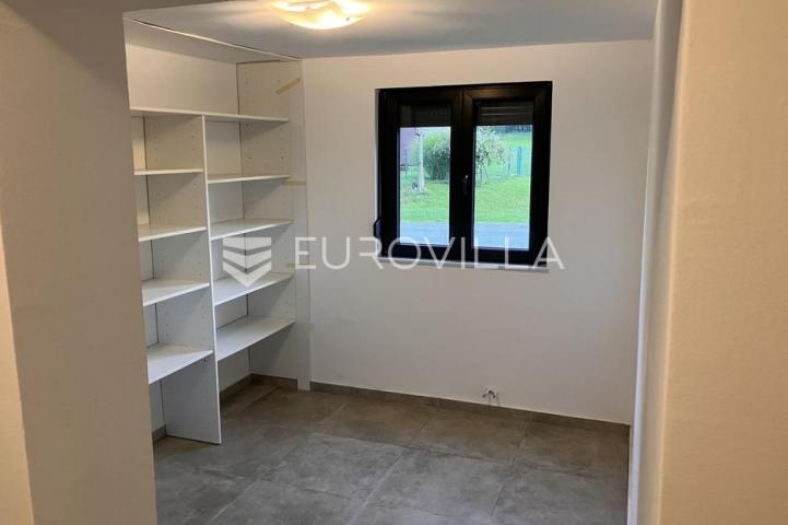 Ogulin, Bjelolasica, kompletno adaptirana kuća 260 m²