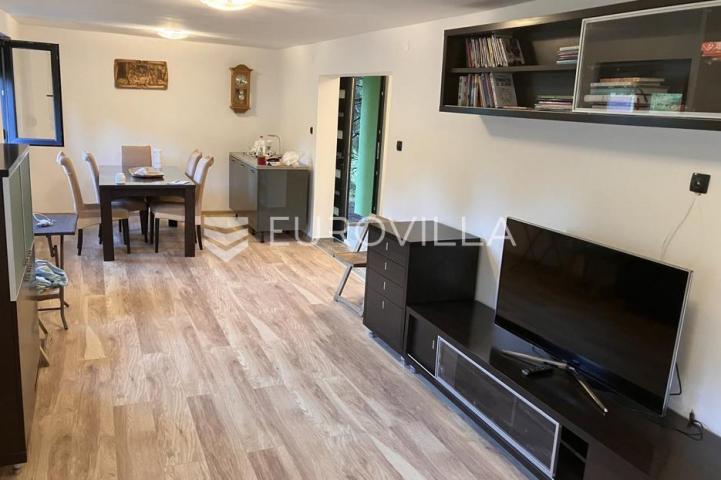 Ogulin, Bjelolasica, kompletno adaptirana kuća 260 m²