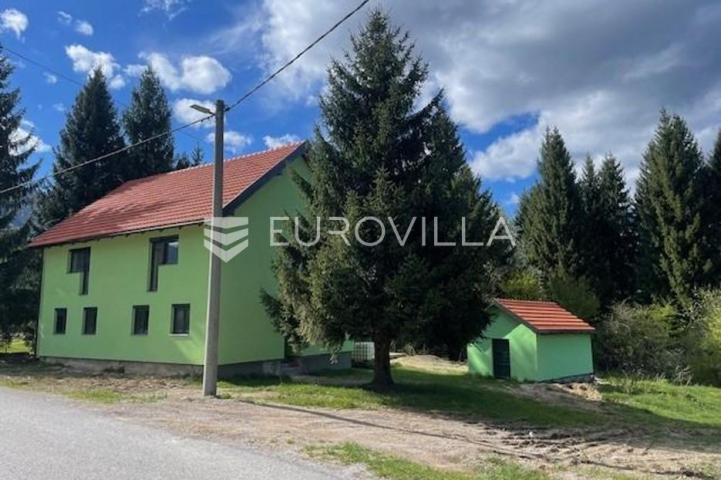 Ogulin, Bjelolasica, kompletno adaptirana kuća 260 m²