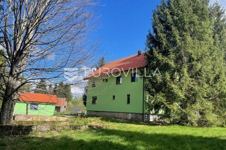 Ogulin, Bjelolasica, kompletno adaptirana kuća 260 m²
