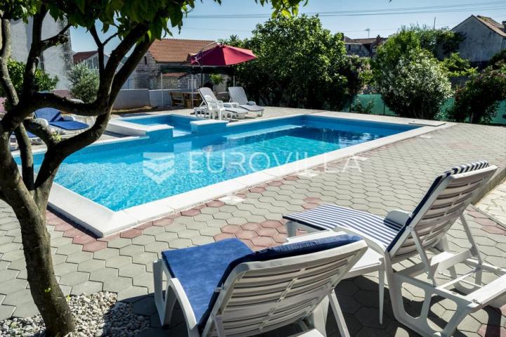 Orebić, centar, prekrasna kuća s bazenom