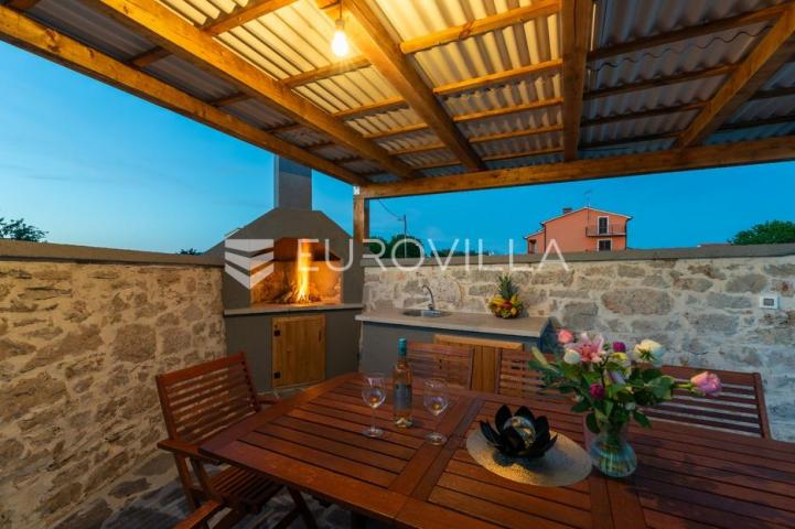 Istra, Poreč prekrasna kamena vila s bazenom 133 m2 