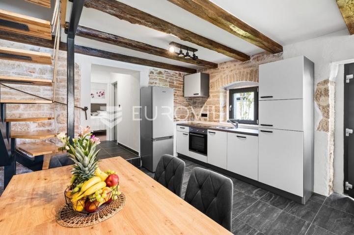Istra, Poreč prekrasna kamena vila s bazenom 133 m2 