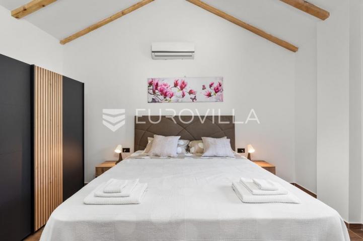 Istra, Poreč prekrasna kamena vila s bazenom 133 m2 