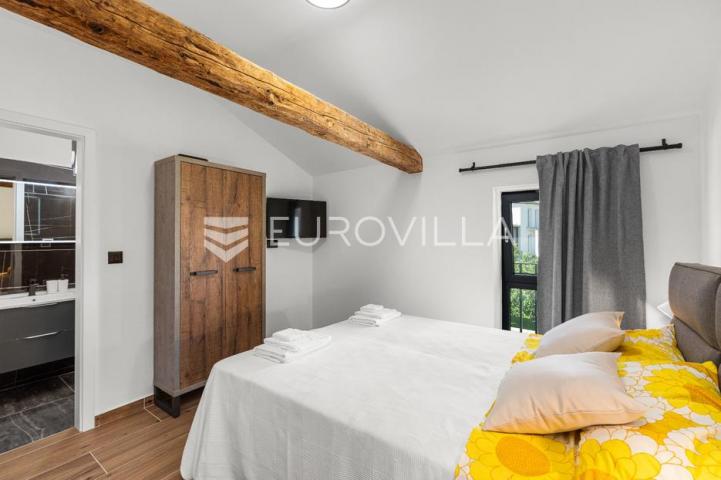 Istra, Poreč prekrasna kamena vila s bazenom 133 m2 