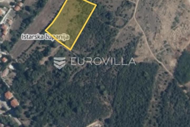 Medulin, velika građevinska parcela 14540 m2 T1  hotel- resort namjene 