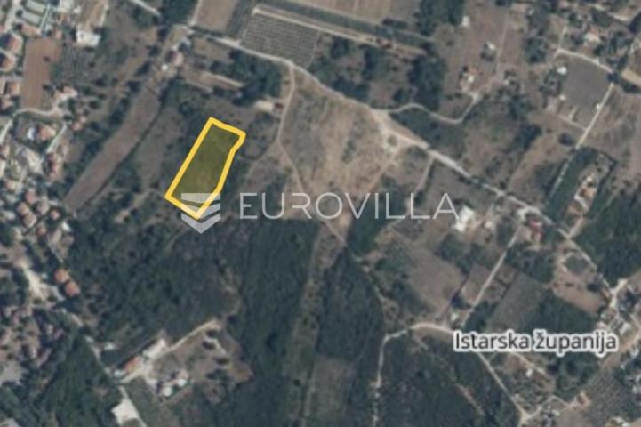 Medulin, velika građevinska parcela 14540 m2 T1  hotel- resort namjene 