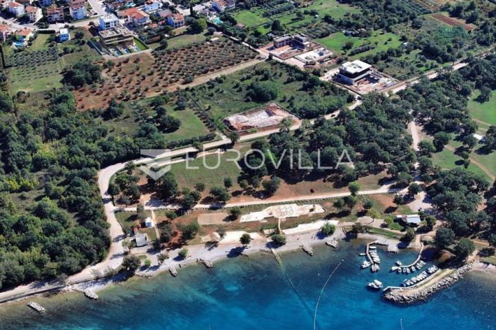 Istra, Poreč – Dvoetažni stan s bazenom, saunom i panoramskim pogledom na more