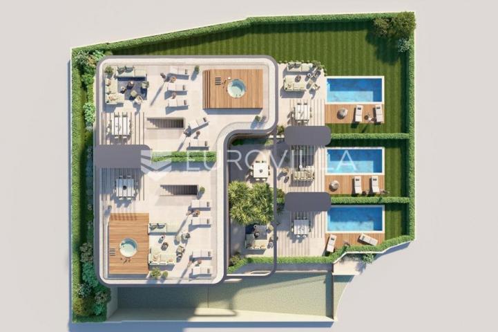 Istra, Poreč – Dvoetažni stan s bazenom, saunom i panoramskim pogledom na more