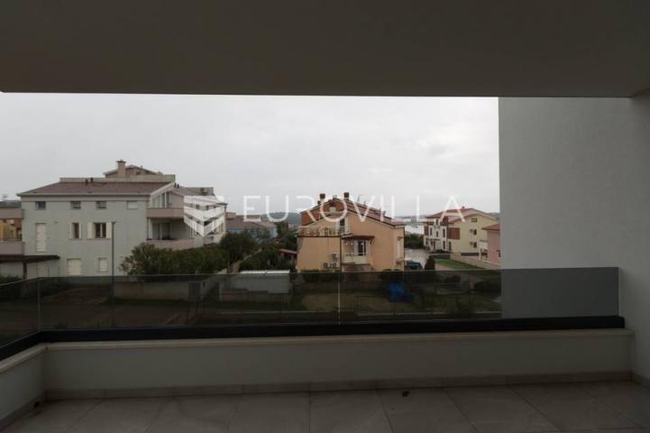 Istra, Volme, dvoetažni stan 106 m2 samo 300 m od mora