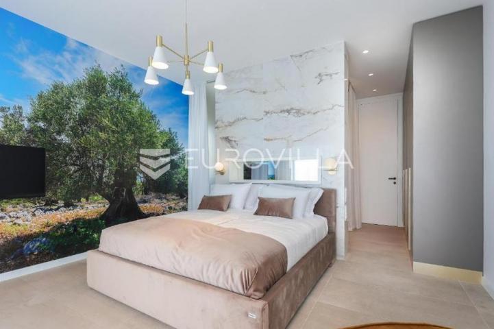 Lun, Jakišnica Pag Luksuzna vila s grijanim bazenom, 4 en, suite sobe i wellnessom, 90 m do mora