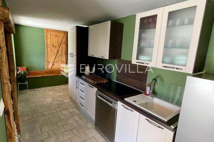 Ogulin, Zagorje, kuća 350 m², novouređena